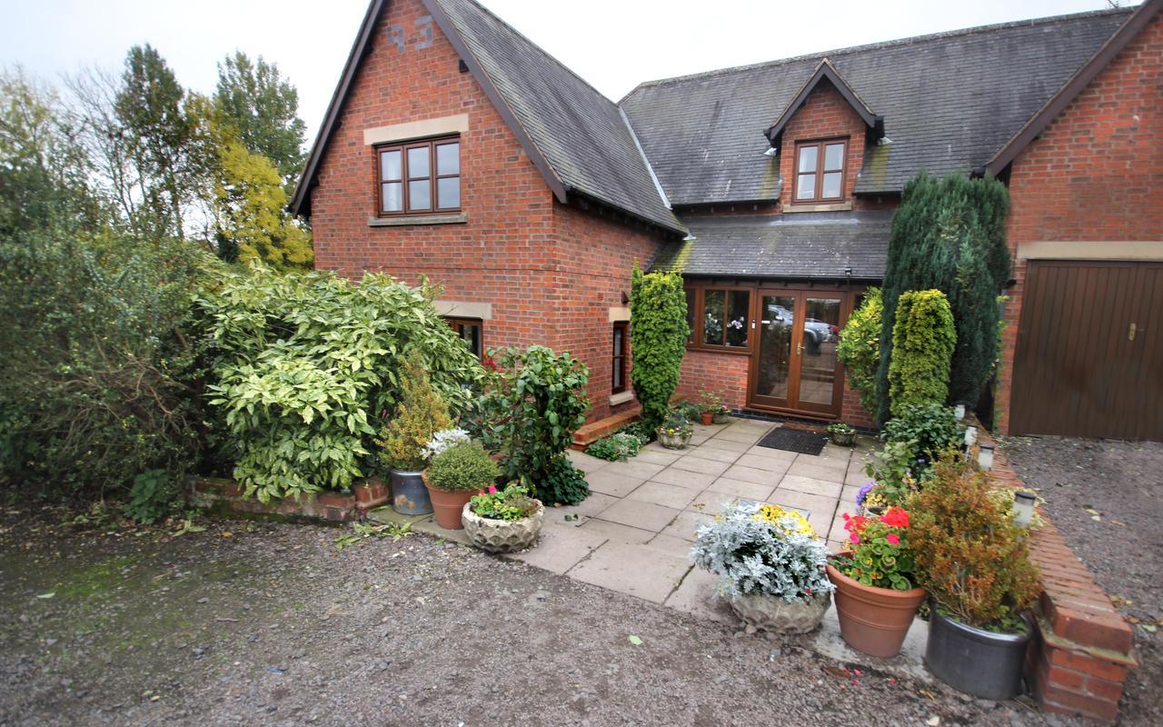 Castle Farmhouse Bed And Breakfast Glenfield Екстериор снимка