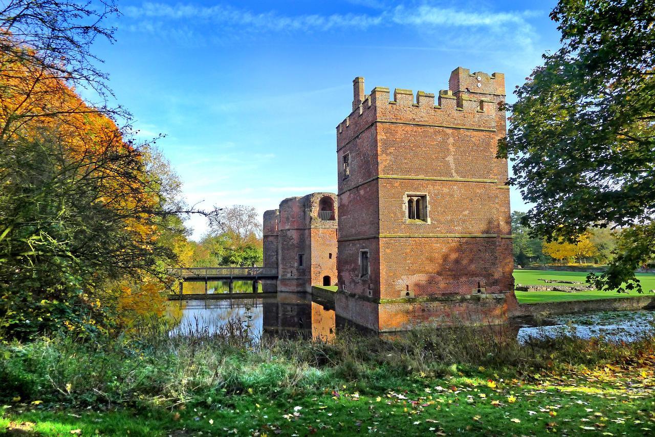 Castle Farmhouse Bed And Breakfast Glenfield Екстериор снимка